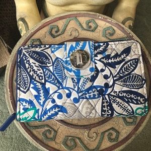 Vera Bradley turn wallet